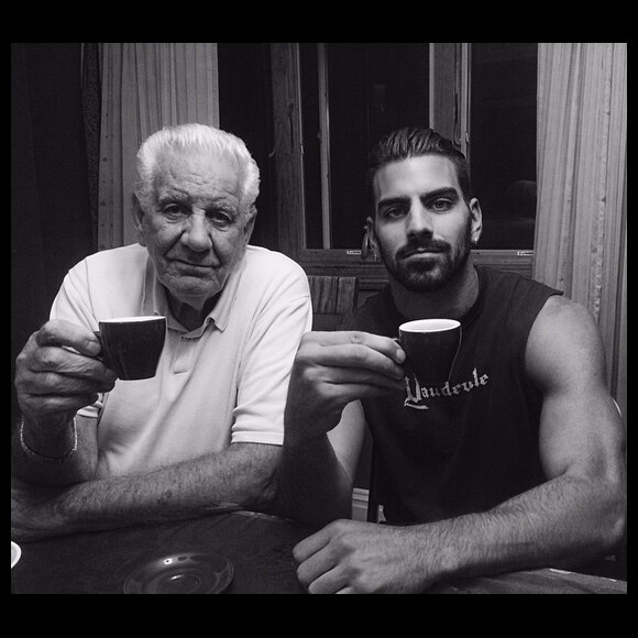 Nyle DiMarco a ajouté une photo de lui sur son compte Instagram. Il est le premier candidat sourd à participer à l'émission America's Next Top Model mais vu sa plastique de rêve, il a toutes ses chances pour remporter la compétition.