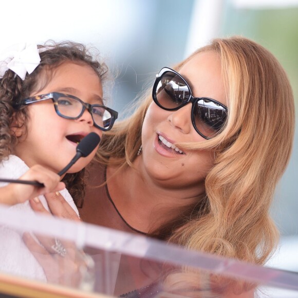 Mariah Carey reçoit son étoile du Hollywood Boulevard en compagnie de sa fille Monroe Cannon, Los Angeles le 5 août 2015