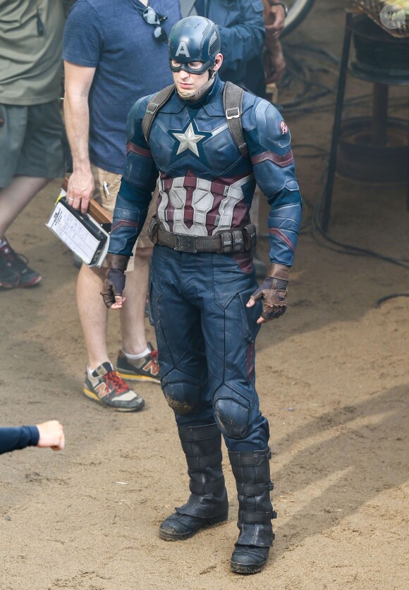 Semi-Exclusif - Chris Evans sur le tournage de "Captain America: Civil War" à Atlanta, le 18 mai 2015 Shawn Robinson a tourné plusieurs cascades pour le premier film Captain America.