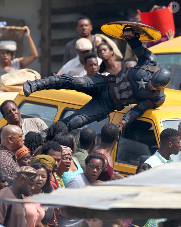 Chris Evans sur le tournage de "Captain America: Civil War" à Atlanta, le 15 mai 2015 Shawn Robinson a tourné plusieurs cascades pour le premier film Captain America.