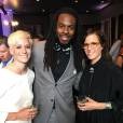 Sera Cahoone (photo de son compte Instagram), artiste de Seattle, s'est fiancée avec sa compagne la footballeuse Megan Rapinoe (à gauche) début août 2015. Les deux femmes ont rencontré la star du foot US Richard Sherman lors des ESPY Awards.