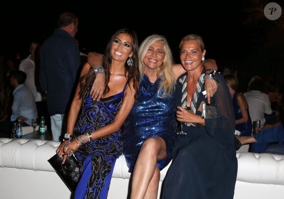 Elisabetta Gregoraci, Mara Venier et Simona Ventura - Soirée d'anniversaire "Love" pour les 63 ans de Fawaz Gruosi à l'hôtel Cala di Volpe à Porto Cervo, le 9 août 2015. 