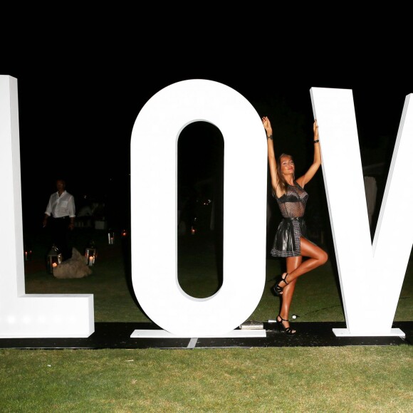 Alessia Tedeschi - Soirée d'anniversaire "Love" pour les 63 ans de Fawaz Gruosi à l'hôtel Cala di Volpe à Porto Cervo, le 9 août 2015. 