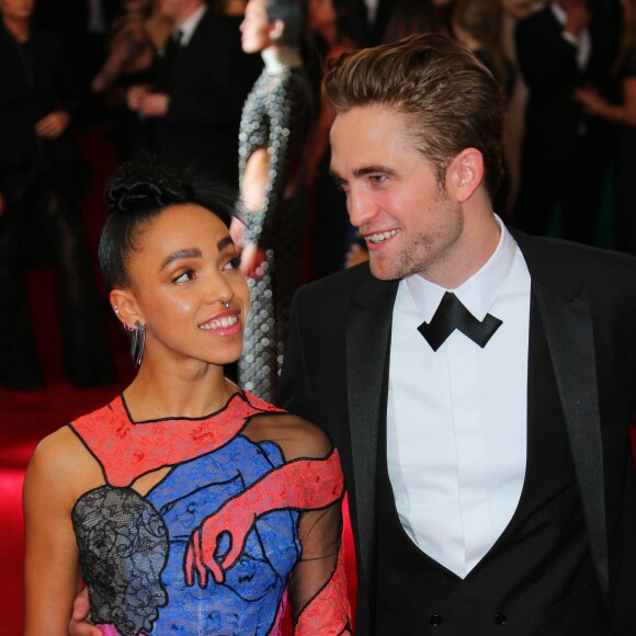 FKA Twigs, Robert Pattinson à New York le 4 mai 2015.