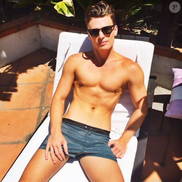 Blake McIver prend la pose sur Instagram. Août 2015