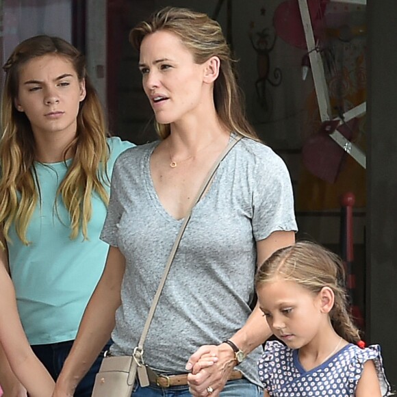Jennifer Garner continue le tournage du film "Miracles From Heaven" à Atlanta, le 11 août 2015.