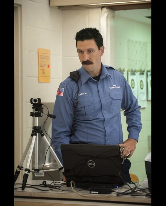 Pablo Schreiber dans le rôle de George Mendez, alias Pornstache, dans "Orange Is The New Black", saison 1 (2013).