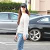 Lana Del Rey se promène avec ses parents Pat et Rob Grant dans les rues de West Hollywood. Le 9 janvier 2015  