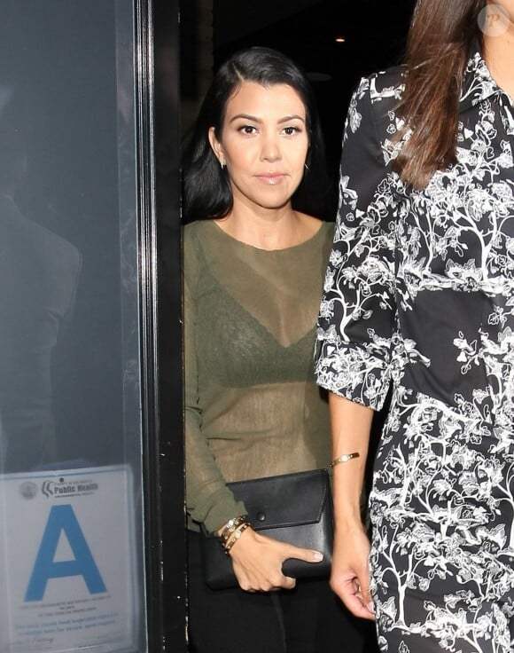 Kourtney Kardashian va dîner avec une amie à West Hollywood, le 15 août 2015.