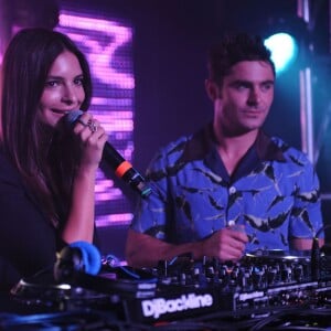 Emily Ratajkowski, Zac Efron lors d'une after-party We Are Your Friends à Miami le 16 août 2015.