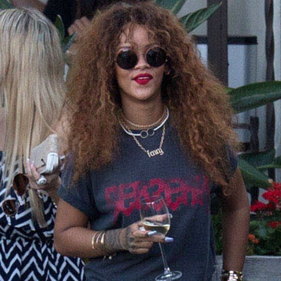 Rihanna à la sortie du restaurant Geoffrey's à Malibu, le 16 août 2015.