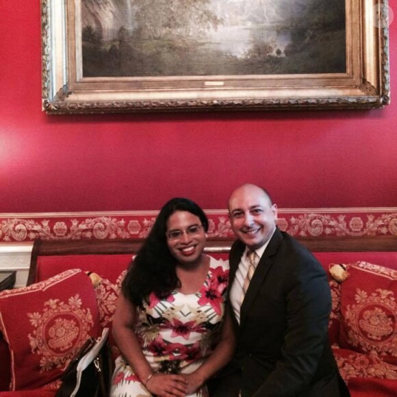 Raffi Freedman-Gurspan et un ami à la Maison Blanche / photo postée sur le compte Facebook de la jeune femme.