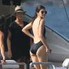 Kris et Kendall Jenner en bateau à Saint-Barthélemy, le 19 août 2015.