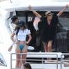 Kris Jenner en bateau à Saint-Barthélemy, le 19 août 2015.