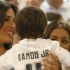 Pilar Rubio (enceinte), la compagne de Sergio Ramos et son fils Sergio Jr Ramos - Sergio Ramos prolonge son contrat avec le Real Madrid pour une durée de 5 ans lors d'une conférence de presse à Madrid, le 17 août 2015. 