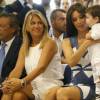 Paqui Garcia Ramos, la mère de Sergio Ramos, Pilar Rubio (enceinte), la compagne de Sergio Ramos et son fils Sergio Jr Ramos - Sergio Ramos prolonge son contrat avec le Real Madrid pour une durée de 5 ans lors d'une conférence de presse à Madrid, le 17 août 2015.