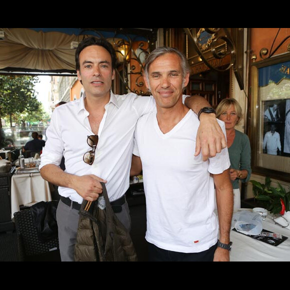 Exclusif : Jean-Paul Belmondo, Paul Belmondo, Cyril Viguier, Anthony Delon et Charles Gerard sur le tournage du documentaire Belmondo par Belmondo à Rome le 22 mai 2014.