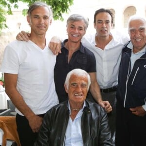 Exclusif : Jean-Paul Belmondo, Paul Belmondo, Cyril Viguier, Anthony Delon et Charles Gerard sur le tournage du documentaire Belmondo par Belmondo à Rome le 22 mai 2014.