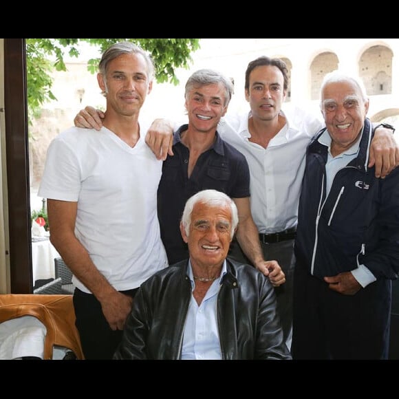 Exclusif : Jean-Paul Belmondo, Paul Belmondo, Cyril Viguier, Anthony Delon et Charles Gerard sur le tournage du documentaire Belmondo par Belmondo à Rome le 22 mai 2014.