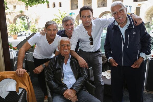 Exclusif : Jean-Paul Belmondo, Paul Belmondo, Cyril Viguier, Anthony Delon et Charles Gerard sur le tournage du documentaire Belmondo par Belmondo à Rome le 22 mai 2014.