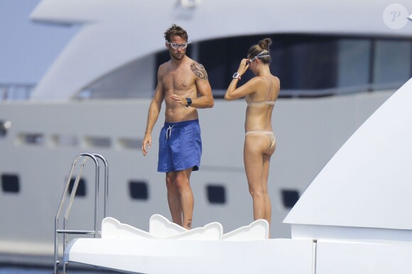 Exclusif - Le pilote de Formule 1 Jenson Button et sa femme Jessica en vacances sur un yacht dans le sud de la France le 8 juillet, 2015.