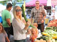 Tori Spelling : Sortie au marché en famille et découverte de gros concombres...