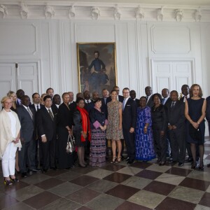 La princesse Victoria et le prince Daniel de Suède reçoivent en audience les ambassadeurs de l'Organisation des Nations unies (ONU) au palais royal à Stockholm, le 17 août 2015.