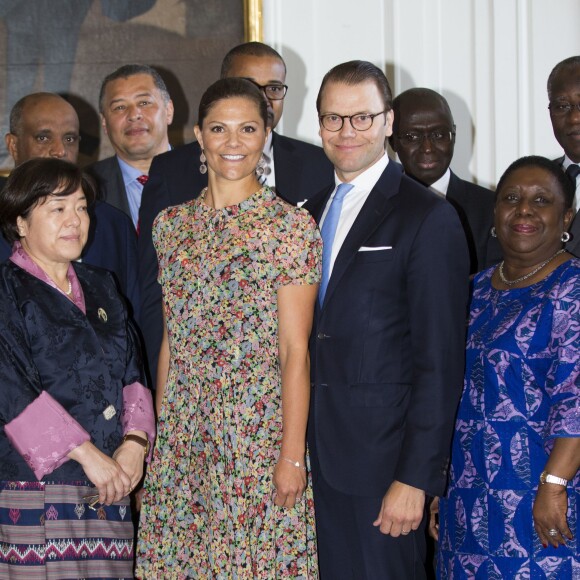 La princesse Victoria et le prince Daniel de Suède reçoivent en audience les ambassadeurs de l'Organisation des Nations unies (ONU) au palais royal à Stockholm, le 17 août 2015.