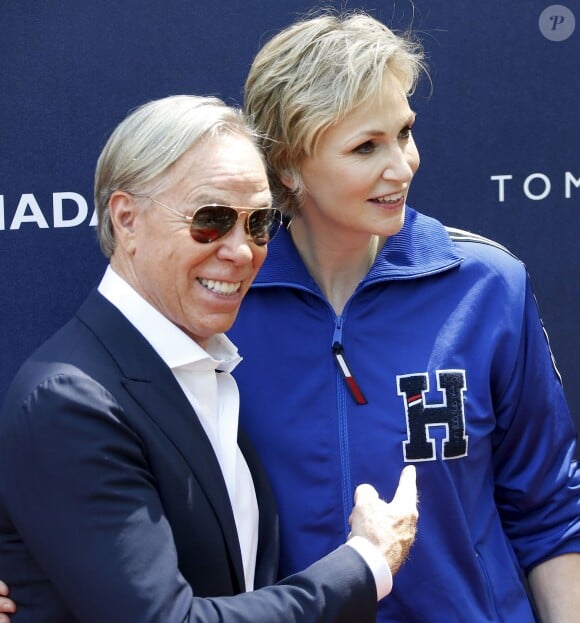 Tommy Hilfiger et Jane Lynch - Lancement de la ligne de vêtements "Tommy x Nadal" à New York le 25 août 2015 pendant le tournoi des célébrités de Bryant Park. Rafael Nadal et Tommy Hilfiger lancent une ligne de sous-vêtements, de vêtements sur-mesure et un parfum "TH Bold".  