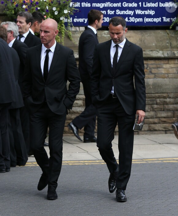 Nicky Butt, Ryan Giggs à Bury aux obsèques de Neville Neville le 27 août 2015. 