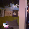 Les habitants de la petite maison dérobent le buste de la Joconde, dans Secret Story 9 sur TF1, le vendredi 28 août 2015.