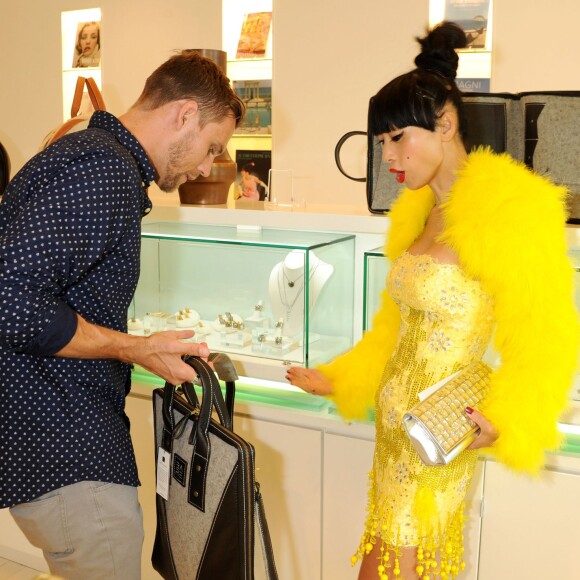 Justin Biel, et le mannequin Bai Ling à la soirée de lancement de la collection automne / hiver 2015 de Bareitall + Bare à Los Angeles, le 27 août 2015