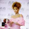 Rihanna marque le lancement de son nouveau parfum, RiRi, au centre commercial Macy's à Brooklyn. New York, le 31 août 2015.