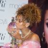 Rihanna, fière de présenter son nouveau parfum, RiRi, au centre commercial Macy's à Brooklyn. New York, le 31 août 2015.