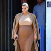 Kim Kardashian, enceinte, quitte un studio de tournage à Van Nuys. Los Angeles, le 31 août 2015.