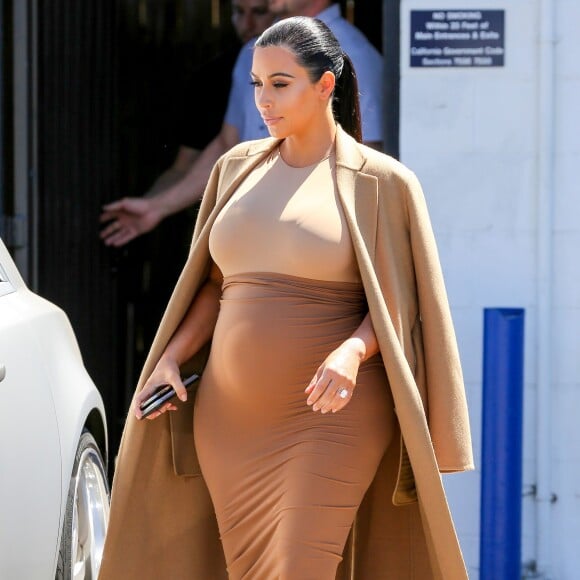 Kim Kardashian, enceinte, quitte un studio de tournage à Van Nuys. Los Angeles, le 31 août 2015.