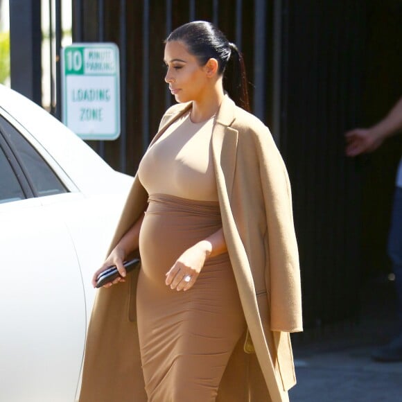 Kim Kardashian, enceinte, quitte un studio de tournage à Van Nuys. Los Angeles, le 31 août 2015.