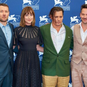 Scott Cooper, Johnny Depp, Dakota Johnson, Joel Edgerton - Photocall du film "Black Mass" lors du 72ème Festival du Film de Venise, la Mostra. Le 4 septembre 2015