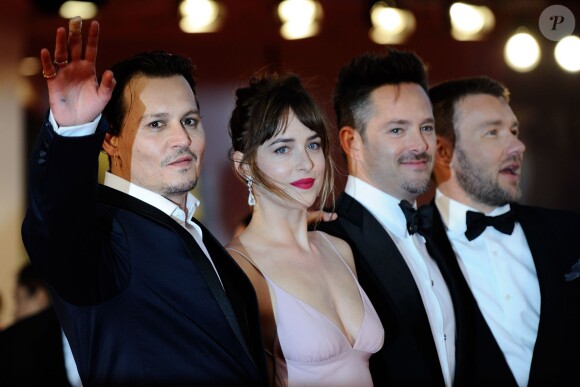 Johnny Depp, Dakota Johnson, Scott Cooper et Joel Edgerton  - Première de 'Black Mass' lors du 72e Festival International du Film de Venice en Italie le 4 septembre 2015