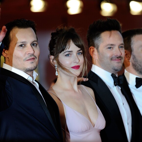 Johnny Depp, Dakota Johnson, Scott Cooper et Joel Edgerton  - Première de 'Black Mass' lors du 72e Festival International du Film de Venice en Italie le 4 septembre 2015