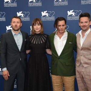 Joel Edgerton, Dakota Johnson, Johnny Depp, Scott Cooper - Photocall du film "Black Mass" lors du 72ème Festival du Film de Venise, la Mostra. Le 4 septembre 2015