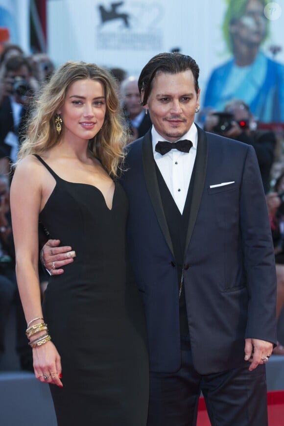 Amber Heard accompagnait son mari Johnny Depp à la 72e Mostra de Venise le 4 septembre 2015 pour la présentation de son film Black Mass.