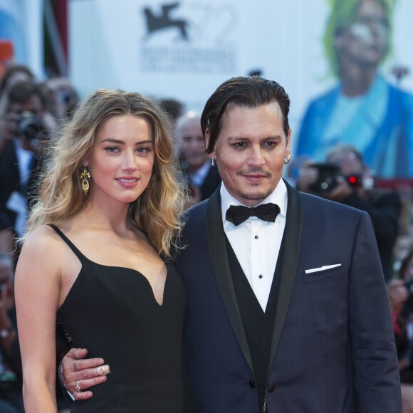 Amber Heard accompagnait son mari Johnny Depp à la 72e Mostra de Venise le 4 septembre 2015 pour la présentation de son film Black Mass.