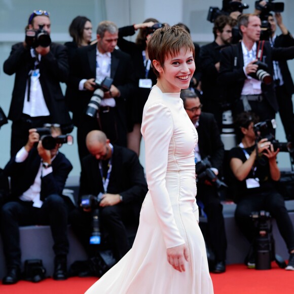 Lou de Laage - Avant-première de L'Attesa dans le cadre du 72e festival du film de Venise en Italie le 5 septembre 2015