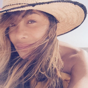 Nicole Scherzinger naturelle à la plage / photo postée sur le compte Instagram de la chanteuse américaine.