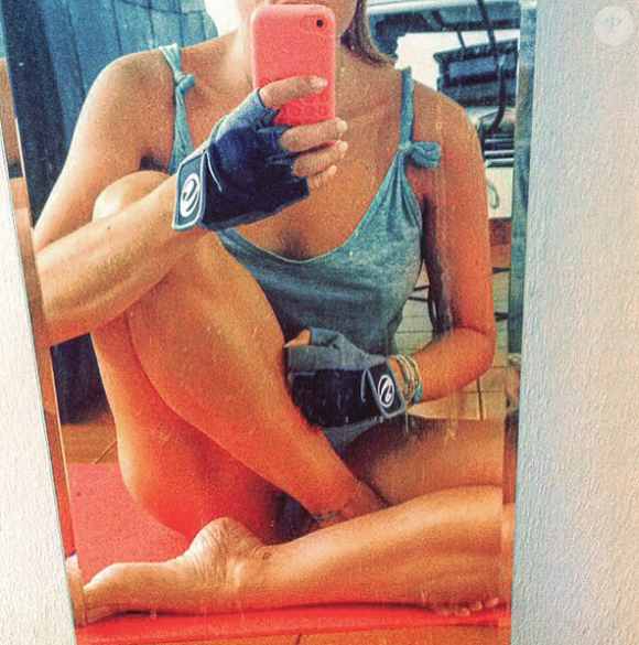 Alexia (Secret Story 7) est accro au sport comme en témoignent les nombreuses photos et vidéos qu'elle poste sur son compte Instagram. Août-septembre 2015.