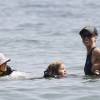 Exclusif - David Chokachi (Alerte à Malibu) avec sa femme Susan Brubaker et leur fille sur la plage de Malibu le 22 août 2015.
