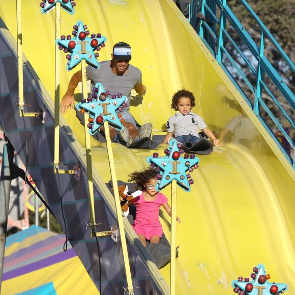 Mariah Carey passe la journée avec ses enfants Monroe et Moroccan dans un parc d'attraction avec un ami à Malibu, le 7 septembre 2015, puis se rend à la foire "Kiwanis Chili Cook-Off And Fair".