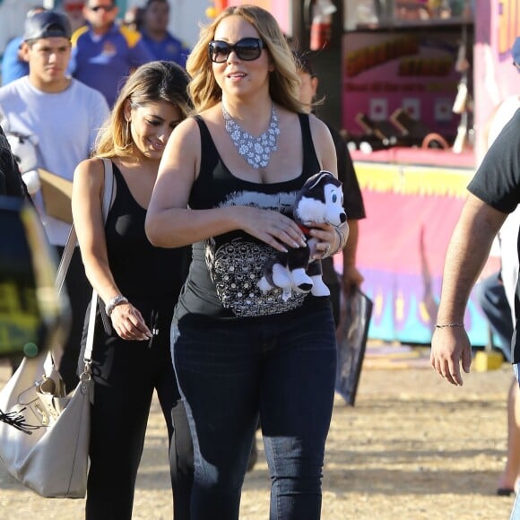 Mariah Carey passe la journée avec ses enfants Monroe et Moroccan dans un parc d'attractions à Malibu, le 7 septembre 2015