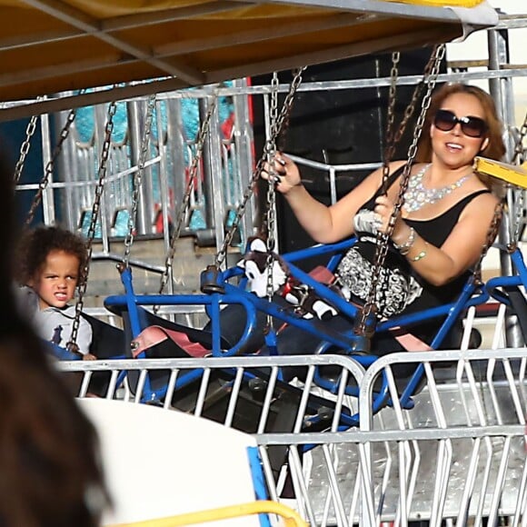 Mariah Carey passe la journée avec ses enfants Monroe et Moroccan dans un parc d'attractions à Malibu, le 7 septembre 2015